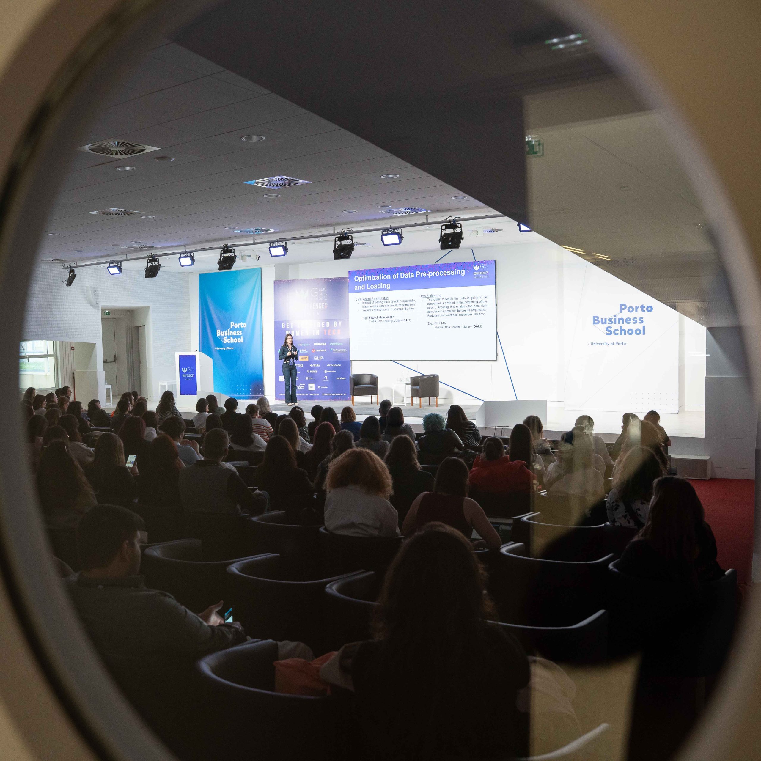 Advantages of Smart Badges for Corporate Events